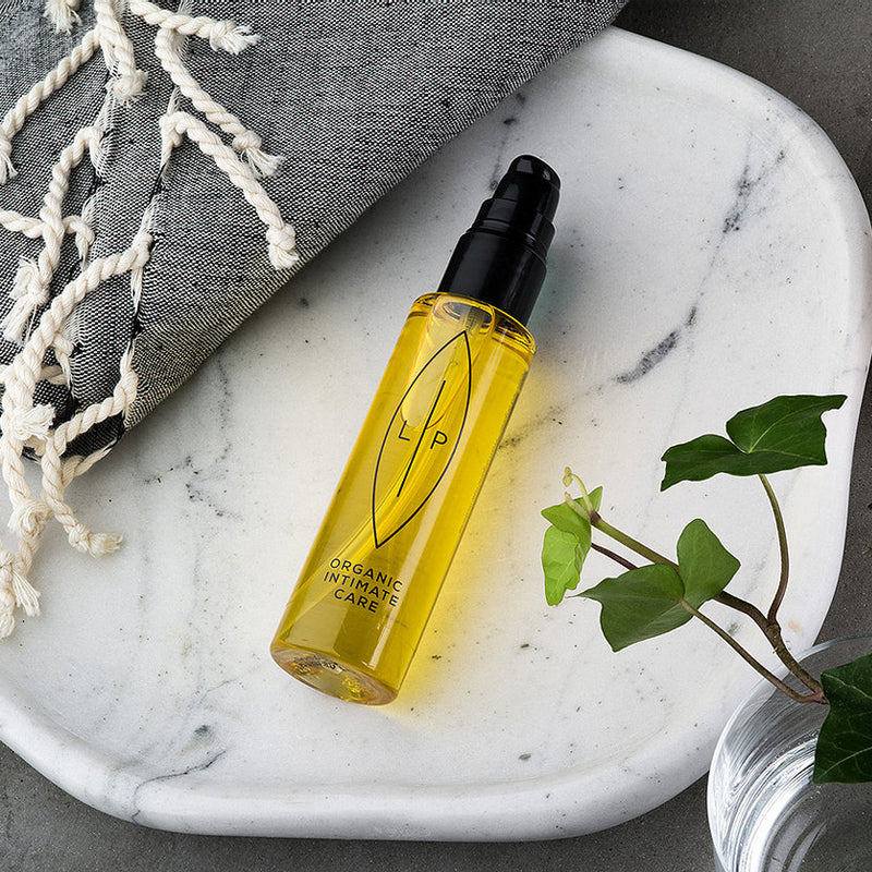 LIP intimate care クレンジング モイスチャライジングオイル 75mL